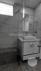 Apartamento de 3 alcobas en arriendo en El Poblado, Medellín, 100 m² · foto 18 de 20