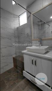 Apartamento de 3 alcobas en arriendo en El Poblado, Medellín, 100 m² · foto 19 de 20