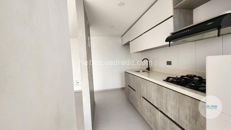 Beautiful 3BR Apartment with Balcony in Viviendas del Sur