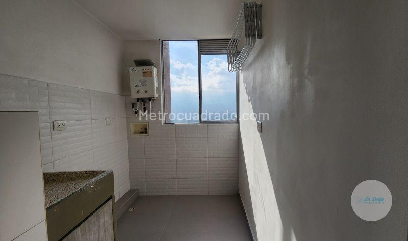 Hermoso Apartamento de 3 Alcobas con Balcón en Viviendas del Sur - 2