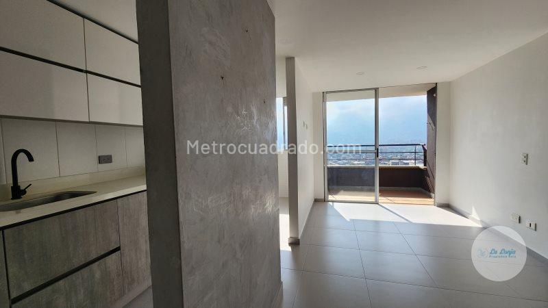 Hermoso Apartamento de 3 Alcobas con Balcón en Viviendas del Sur - 3