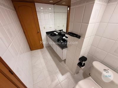 Apartamento de 3 alcobas en arriendo en El Poblado, Medellín, 174 m² · foto 19 de 19