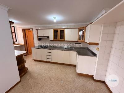 Apartamento de 3 alcobas en arriendo en El Poblado, Medellín, 174 m² · foto 2 de 19