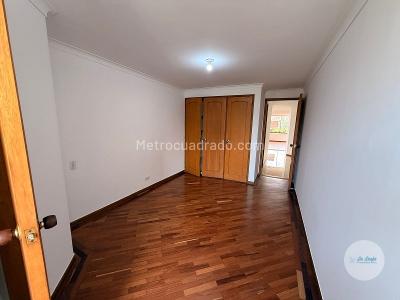 Apartamento de 3 alcobas en arriendo en El Poblado, Medellín, 174 m² · foto 8 de 19