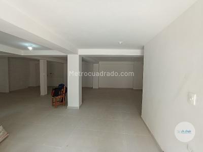 Retail space for rent in Manchester, Bello