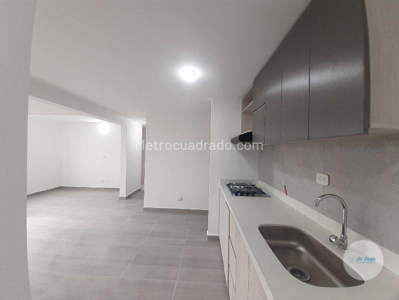 Cozy 2BR Apartment on Ground Floor in Serramonte, Bello - 3