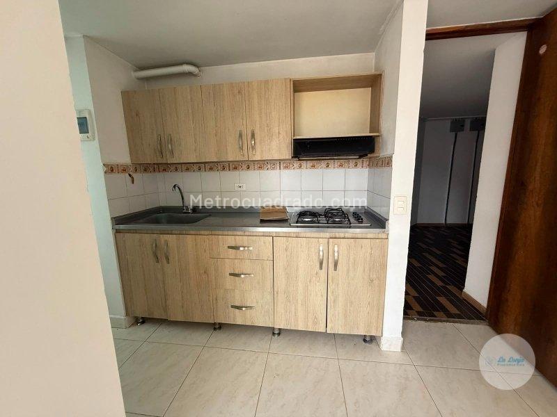 3BR Apartment with Balcony in Madera (14th Floor)