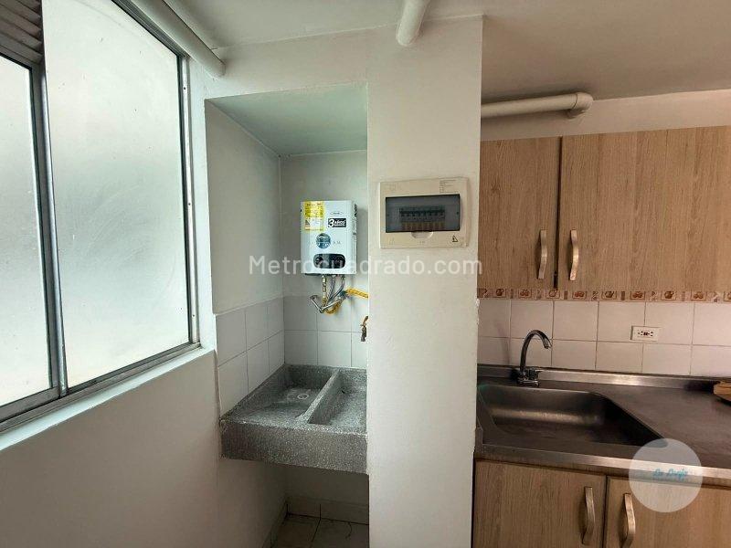 3BR Apartment with Balcony in Madera (14th Floor) - 3