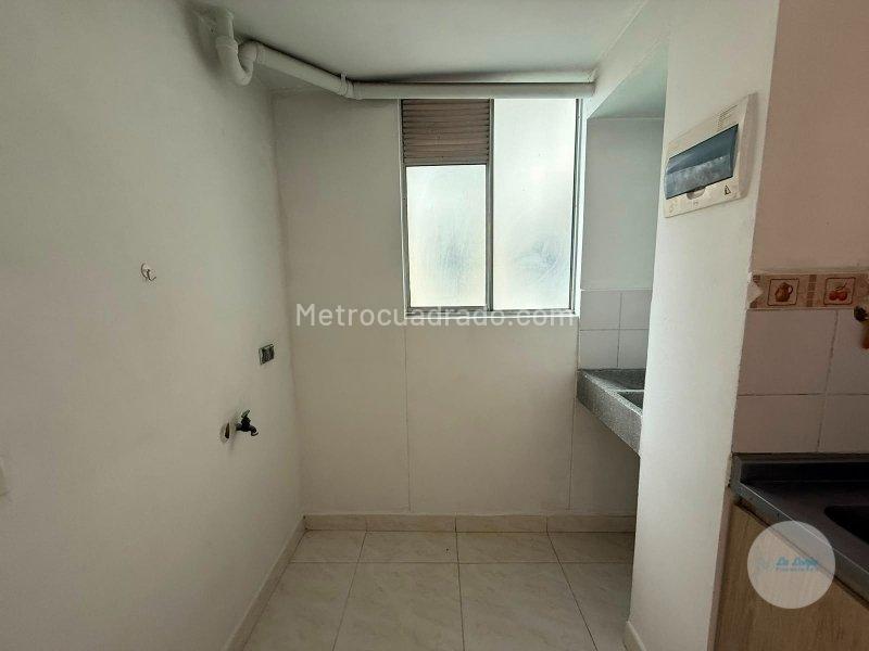 3BR Apartment with Balcony in Madera (14th Floor) - 4