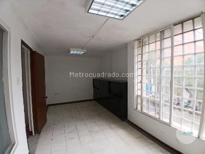 Apartamento en arriendo en La Candelaria, Medellín · foto 3 de 9