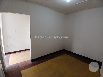 Apartamento en arriendo en La Candelaria, Medellín · foto 8 de 9