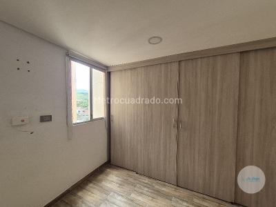 Apartamento de 3 alcobas en venta en Guasimalito, Bello, 59 m² · foto 13 de 20