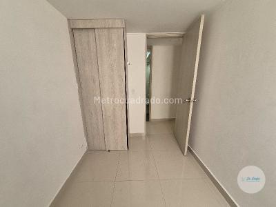 Apartamento de 3 alcobas en venta en Guasimalito, Bello, 58 m² · foto 12 de 20