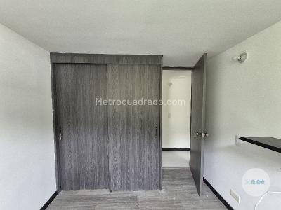 Apartamento de 3 alcobas en venta en El Trapiche, Bello, 62 m² · foto 14 de 20