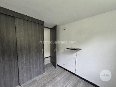 Apartamento de 3 alcobas en venta en El Trapiche, Bello, 62 m² · foto 15 de 20