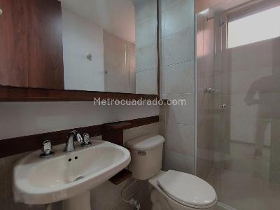 Apartamento de 3 alcobas en venta en El Poblado Castropol, Medellín, 81 m² · foto 16 de 20