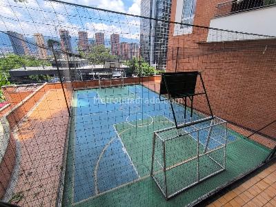 Apartamento de 3 alcobas en venta en El Poblado Castropol, Medellín, 81 m² · foto 19 de 20