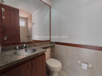 Apartamento de 3 alcobas en venta en El Poblado Castropol, Medellín, 81 m² · foto 5 de 20