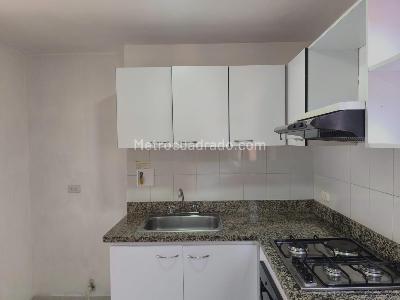 Apartamento de 3 alcobas en venta en El Poblado Castropol, Medellín, 81 m² · foto 8 de 20