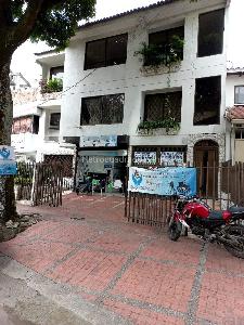 Casa de 5 alcobas en venta en Tequendama, Cali, 423 m² · foto 3 de 5