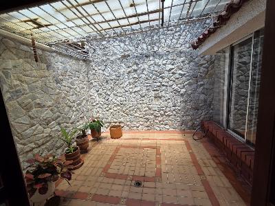 Casa de 2 alcobas en venta en Ciudad Jardin, Cali, 195 m² · foto 3 de 14