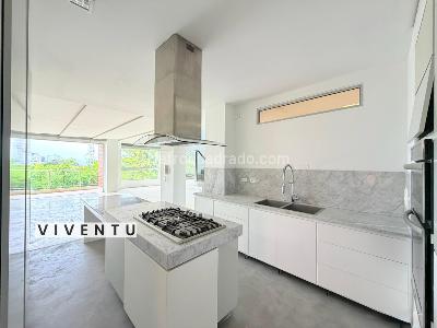 Apartamento de 5 alcobas en venta en Ciudad Jardin, Cali, 216 m² · foto 3 de 20