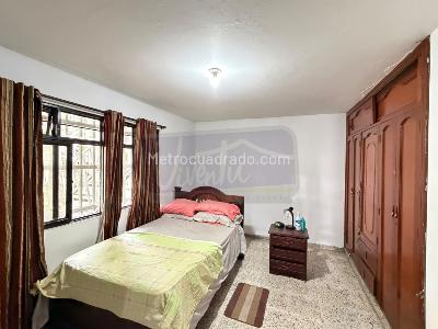Casa de 5 alcobas en venta en Villa Del Sur, Cali, 245 m² · foto 10 de 17