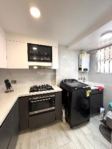 Apartamento de 3 alcobas en venta en Colina Mazuren, Bogotá, 91 m² · foto 3 de 17