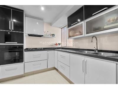 Casa de 4 alcobas en venta en Gratamira Campestre, Bogotá, 178 m² · foto 5 de 17