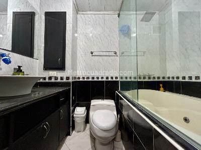 Apartamento de 4 alcobas en venta en Chico, Bogotá, 194 m² · foto 13 de 20