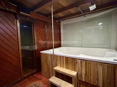 Apartamento de 4 alcobas en venta en Chico, Bogotá, 194 m² · foto 18 de 20