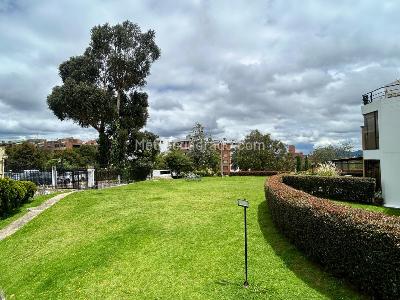 Casa de 4 alcobas en venta en Bosque De Pinos, Bogotá, 238 m² · foto 2 de 20