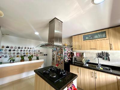 Casa de 4 alcobas en venta en Bosque De Pinos, Bogotá, 238 m² · foto 15 de 20