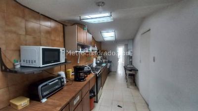 Casa de 5 alcobas en venta en El Contador, Bogotá, 392 m² · foto 10 de 20