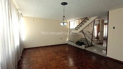Casa de 4 alcobas en arriendo en La Castellana, Bogotá, 269 m² · foto 12 de 20
