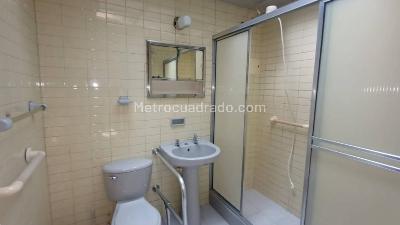Casa de 4 alcobas en arriendo en La Castellana, Bogotá, 269 m² · foto 3 de 20