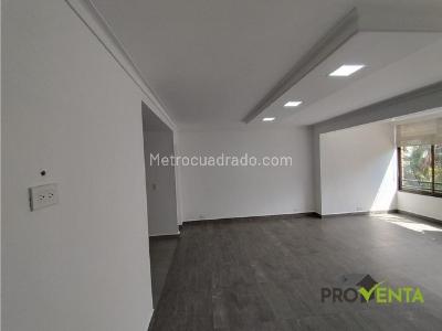 Apartamento de 3 alcobas en venta en Los Parra, Medellín, 155 m² · foto 2 de 20