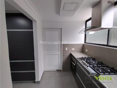 Apartamento de 3 alcobas en venta en Los Parra, Medellín, 155 m² · foto 8 de 20