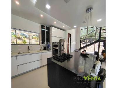 Casa de 3 alcobas en venta en La Doctora, Sabaneta, 350 m² · foto 3 de 20