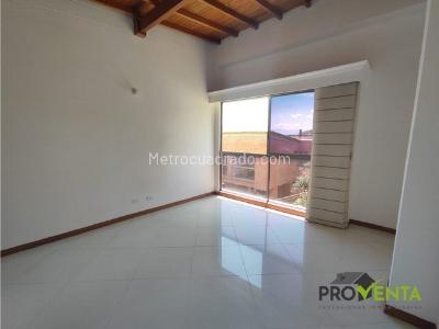 Casa de 3 alcobas en venta en Las Lomitas, Sabaneta, 300 m² · foto 17 de 20