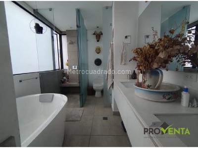 Apartamento de 3 alcobas en venta en Los Balsos, Medellín, 330 m² · foto 17 de 17