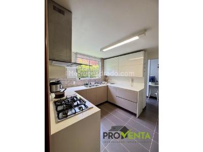 Casa de 3 alcobas en venta en Benedictinos, Envigado, 369 m² · foto 9 de 19