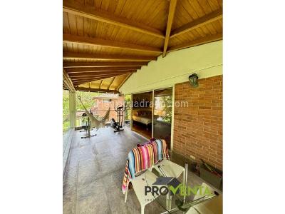 Casa de 3 alcobas en venta en Benedictinos, Envigado, 369 m² · foto 11 de 19