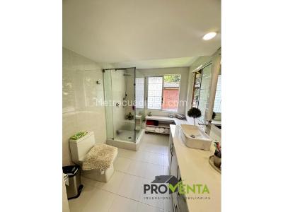 Casa de 3 alcobas en venta en Benedictinos, Envigado, 369 m² · foto 16 de 19