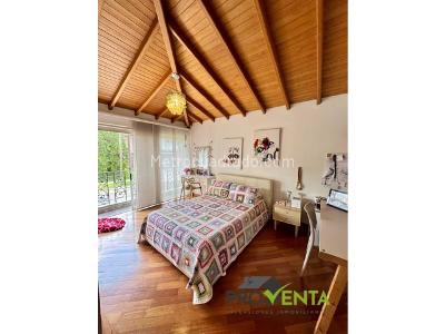 Casa de 3 alcobas en venta en Benedictinos, Envigado, 369 m² · foto 17 de 19