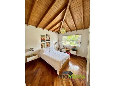 Casa de 3 alcobas en venta en Benedictinos, Envigado, 369 m² · foto 18 de 19