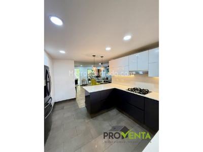 Casa de 3 alcobas en venta en Loma La Sebastiana, Envigado, 212 m² · foto 11 de 20