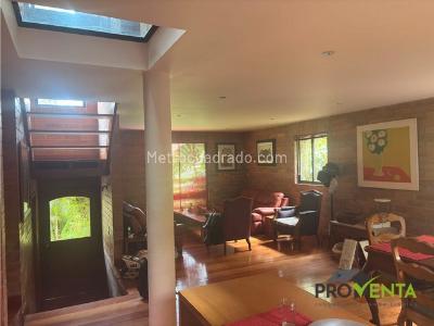 Casa de 4 alcobas en venta en Loma De Las Brujas, Envigado, 200 m² · foto 4 de 12