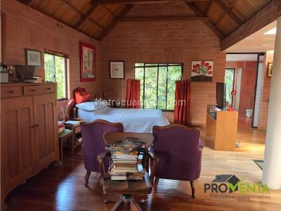 Casa de 4 alcobas en venta en Loma De Las Brujas, Envigado, 200 m² · foto 10 de 12