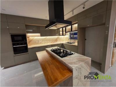 Casa de 3 alcobas en venta en El Porvenir, Rionegro, 245 m² · foto 2 de 17
